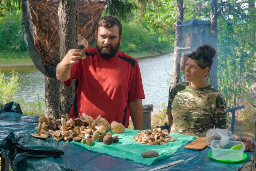 Bushcraft по-русски, собираем грибы на зиму. 35 день в тайге, скоро зима. Приполярный Урал. Бушкрафт (часть 25)