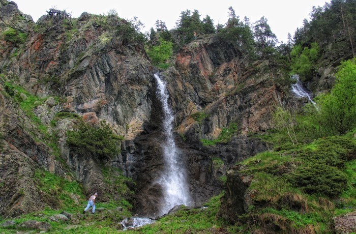 Баритовый водопад